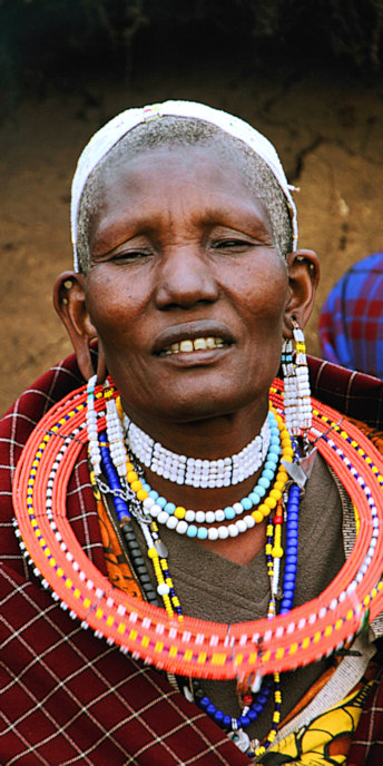 Maasai_5335_portrait_v.jpg