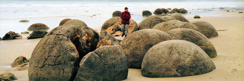 MoerakiBoulders4_g.jpg