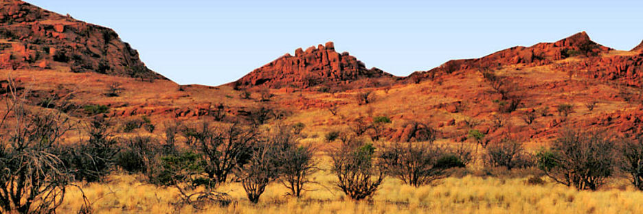 MountainsSWofTwyfelfontein2.jpg
