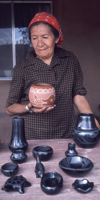 NewMexico_3_SantaClaraPuebloPotter.jpg